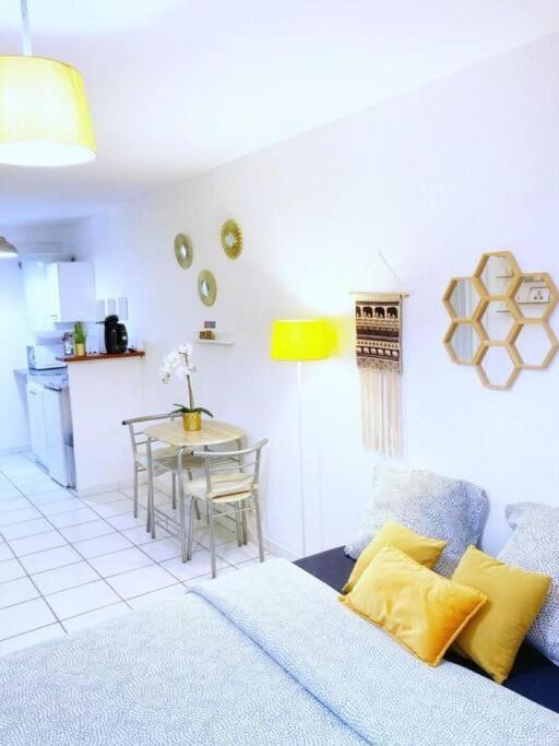 Studio A 5 Mn A Pied De La Gare Saint-Roch Montpellier Extérieur photo